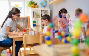kids playing and learning at a Montessori school